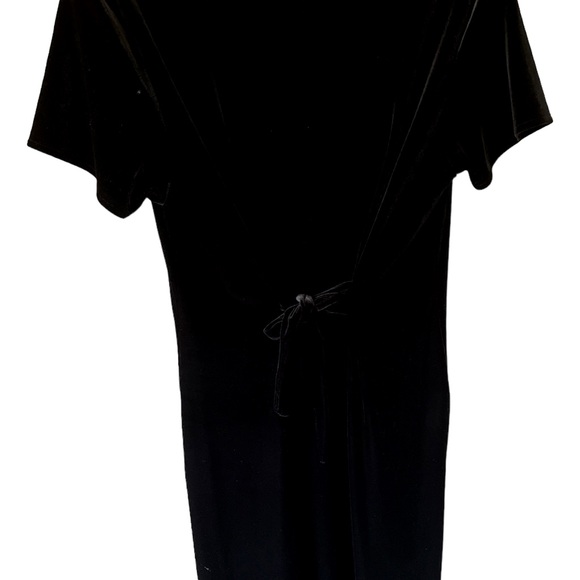Hillard and Hanson Black Velvet Dress - Picture 2 of 4
